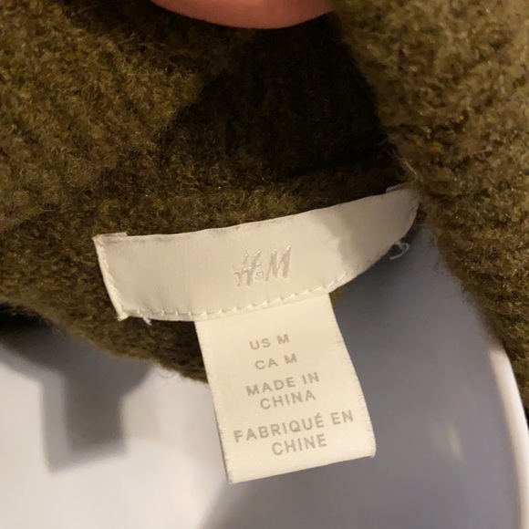 Green sweater🔸 - Picture 4 of 5